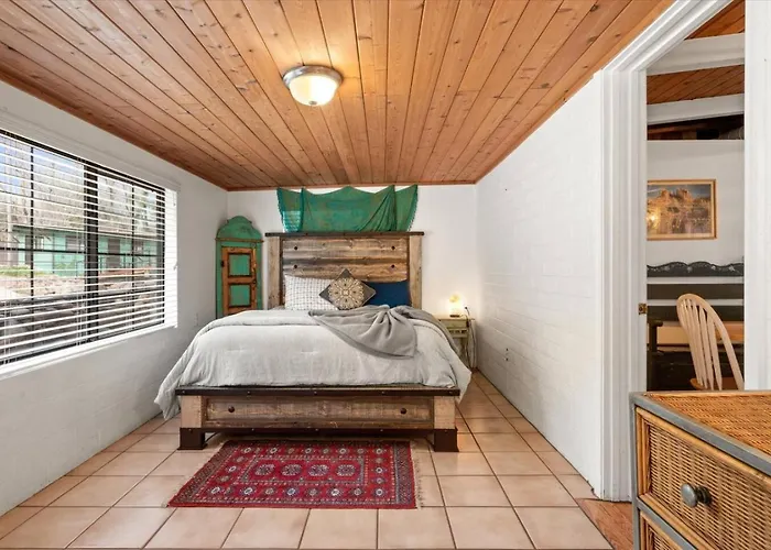 Creekside Retreat | Oak Creek Hot Tub Escape Sedona