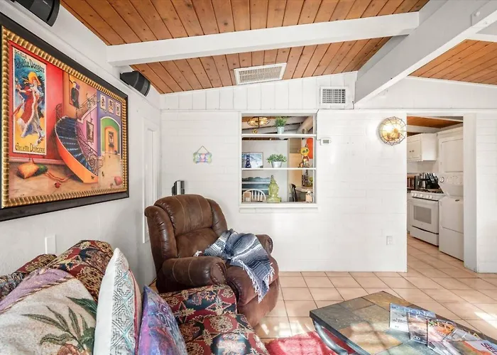 Creekside Retreat | Oak Creek Hot Tub Escape