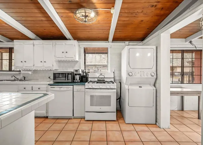 Ferienhaus Creekside Retreat | Oak Creek Hot Tub Escape