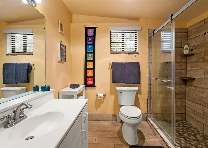Creekside Retreat | Oak Creek Hot Tub Escape